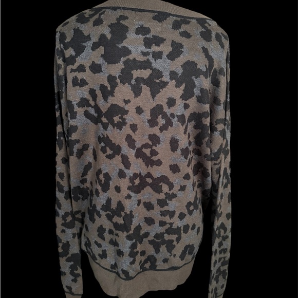 Anthropologie Sweater Women’s Size XL Green Animal Print - Picture 2 of 3
